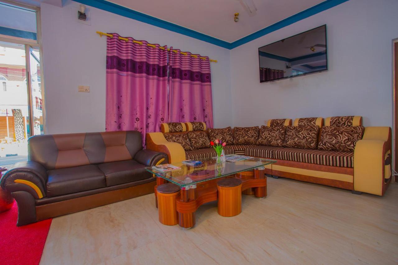 Oyo 227 Hotel Moonstone Pvt Ltd Pokhara Exterior foto