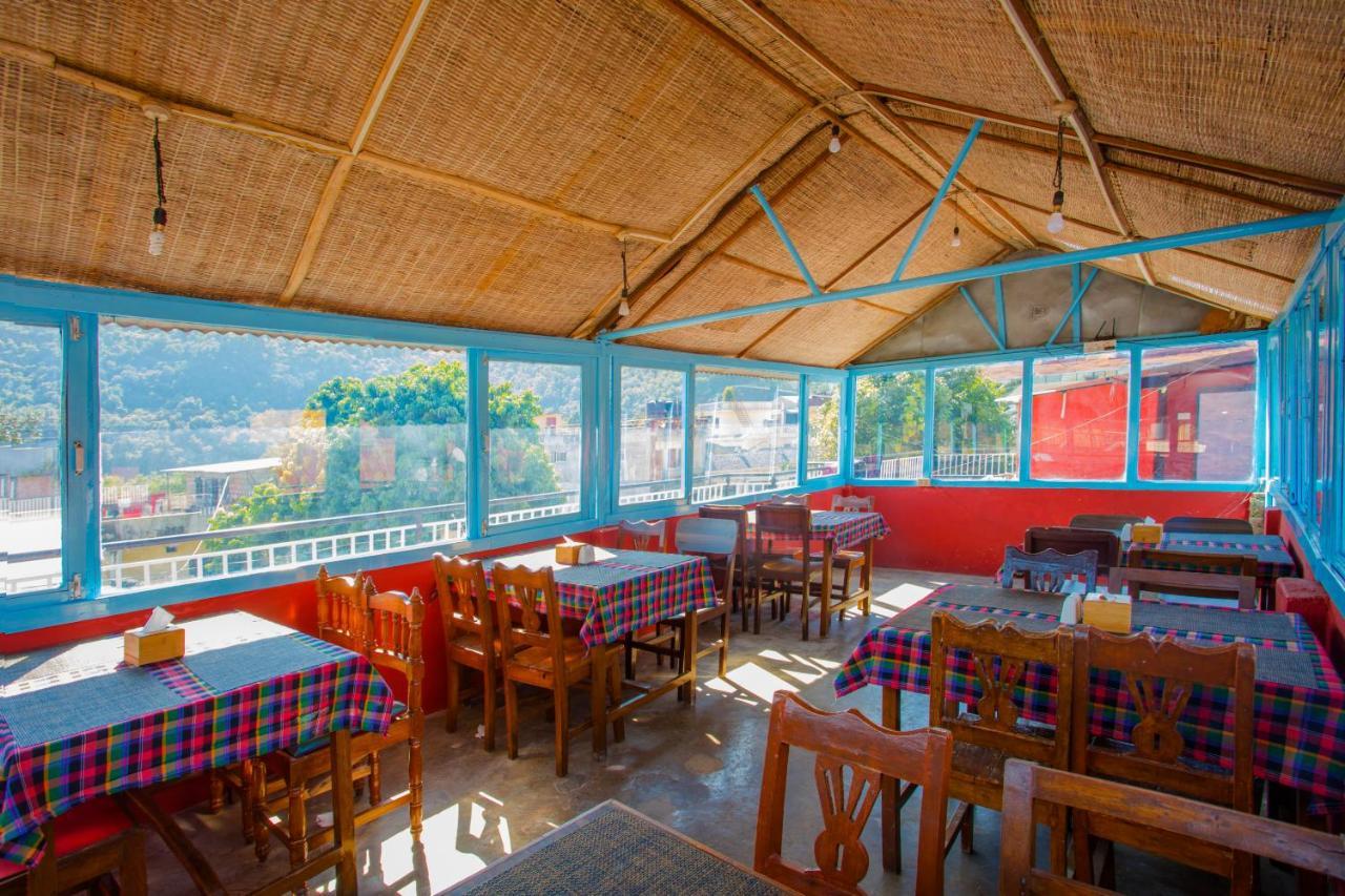 Oyo 227 Hotel Moonstone Pvt Ltd Pokhara Exterior foto
