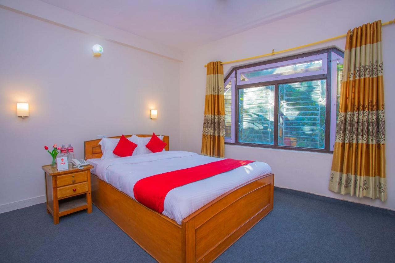 Oyo 227 Hotel Moonstone Pvt Ltd Pokhara Exterior foto